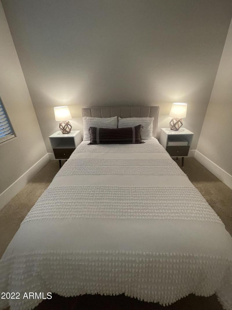 D5D7CB07-CD48-42EF-BC22-25EBEFF09E72