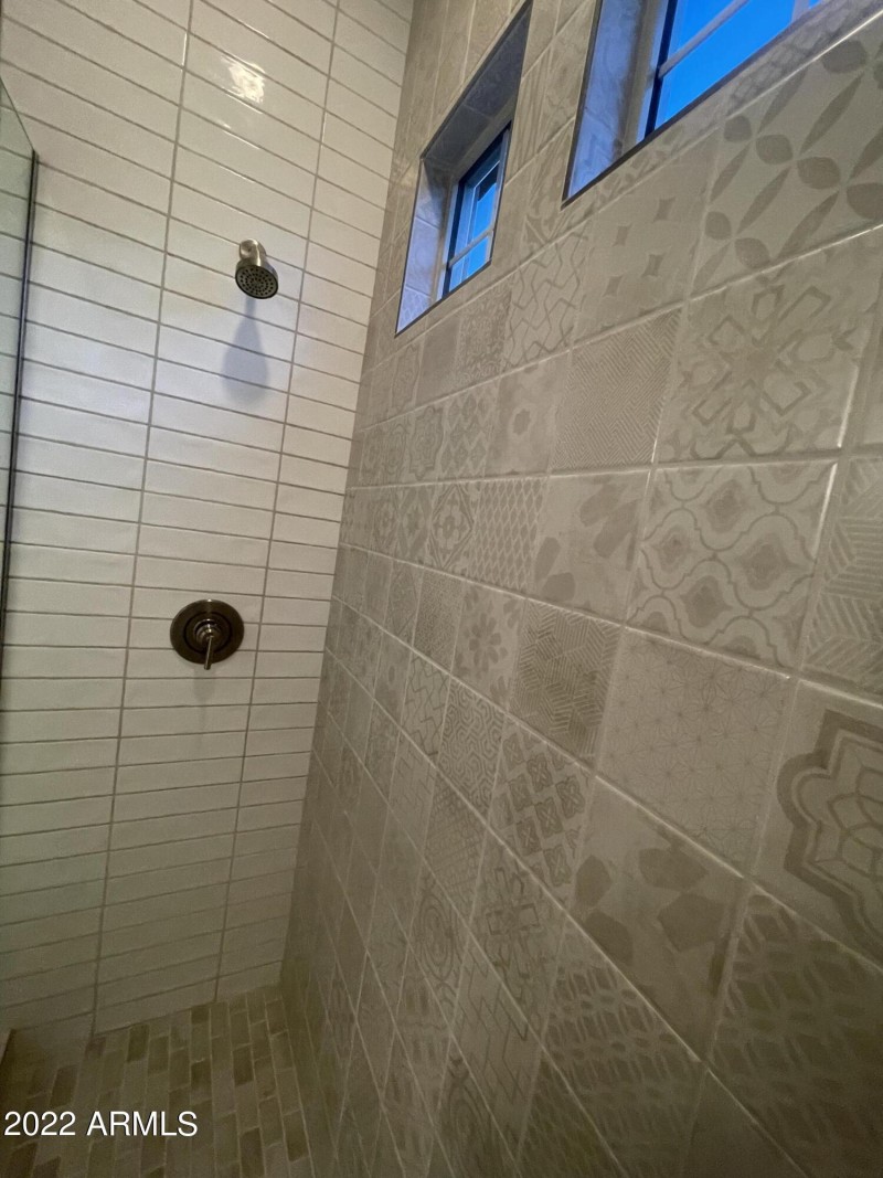 3885D683-2D25-43C3-9ECF-265AAAE16D8C