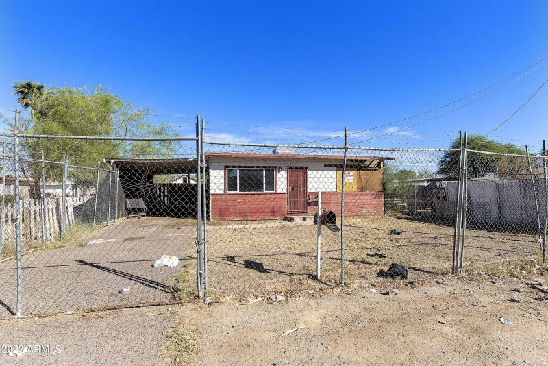 2114 W. Colter St.