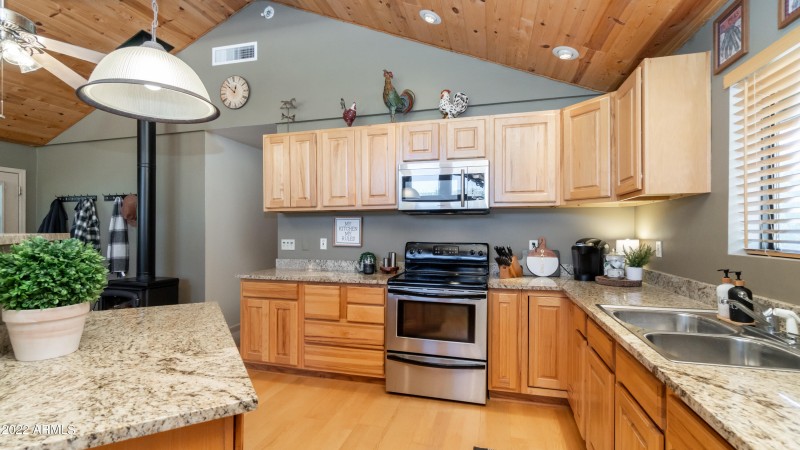 131 Jackshoe Trail Interior Photos-31