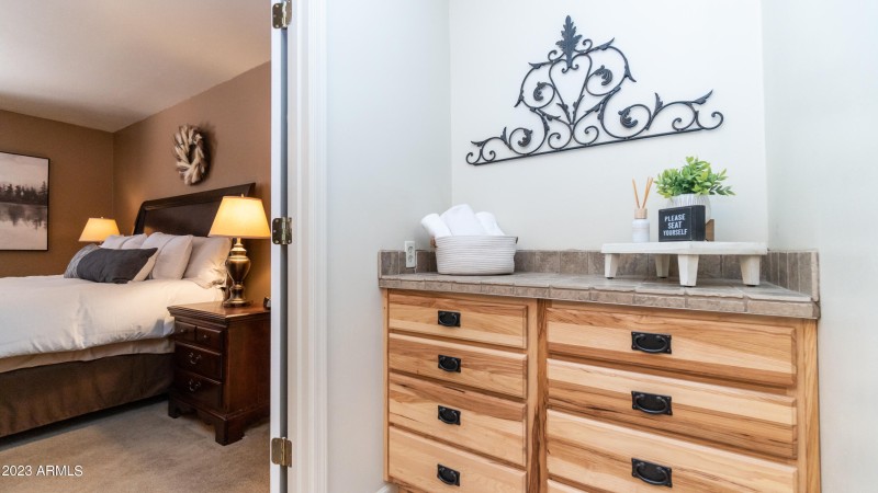 primary bath storage and walk in