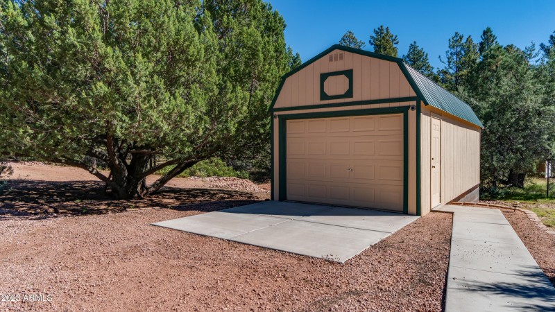 separate garage
