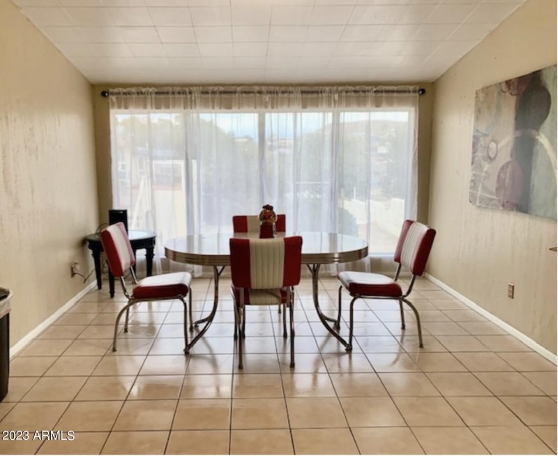 877 E Sycamore Unit A