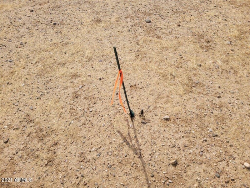 Corner #6 NW pin