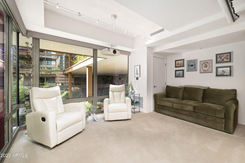 3rd Bedroom/Office