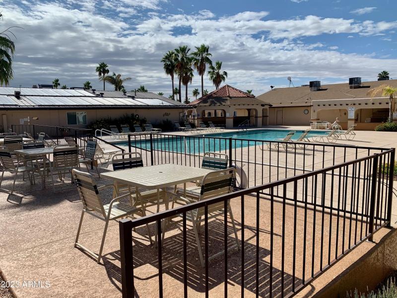 4 Golden Vista Pool