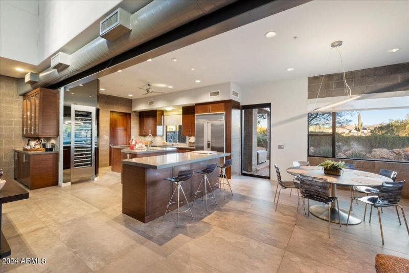Kitchen/Dining