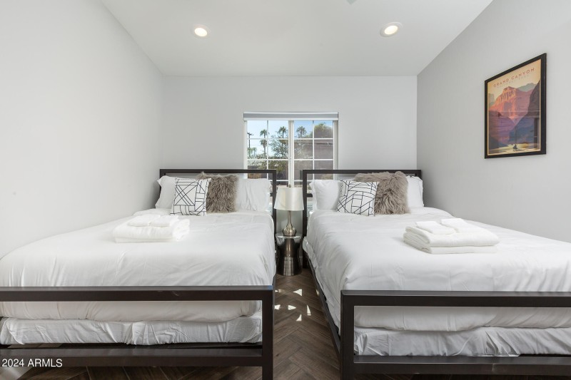 Bedroom-With-Two-Beds