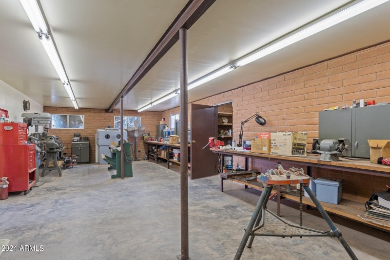 Hangar Shop
