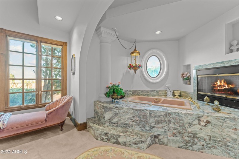 Marble Framed Steeping Tub
