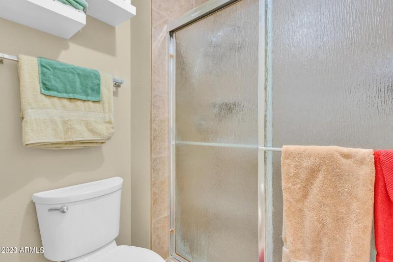 9430 E Mission Ln-16