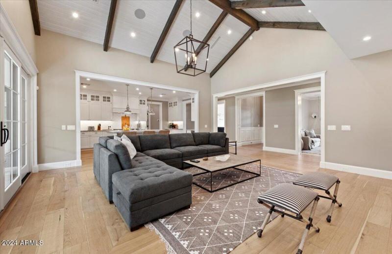 12-4549 E. Calle Tuberia 06