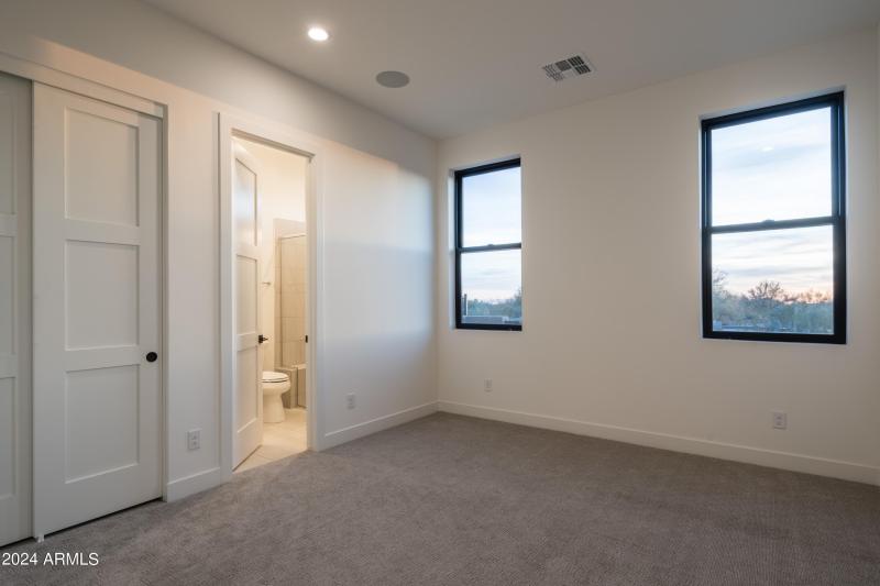 025_Guest Ensuite 2