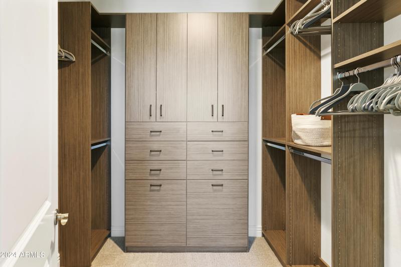 Walk-in Closet