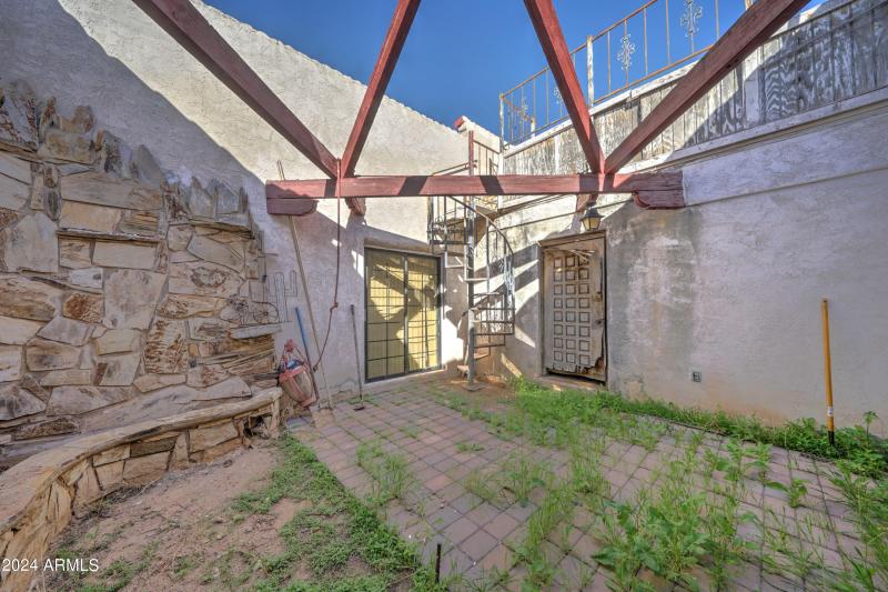 7848 S 139th-13