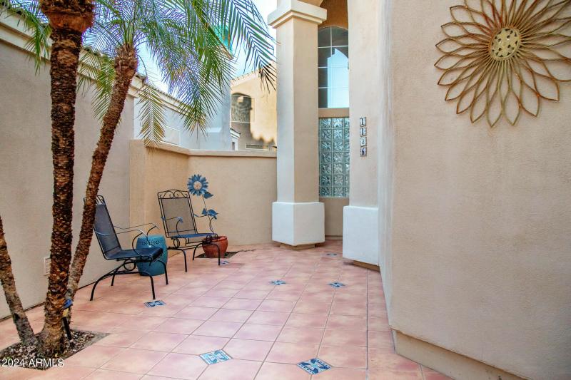 1136 East Hiddenview Dr-03