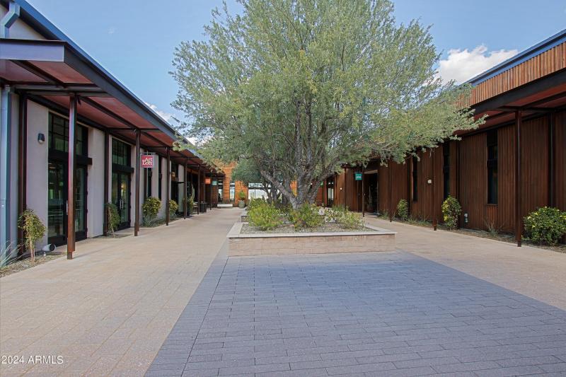 Community Clubhouse 6 - Walkway