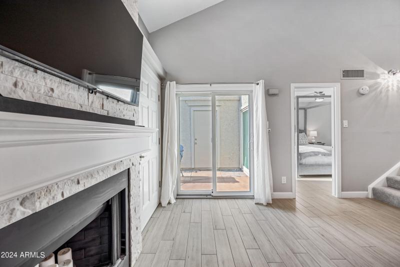 22-1717EUHD1052-ocupix 3-8