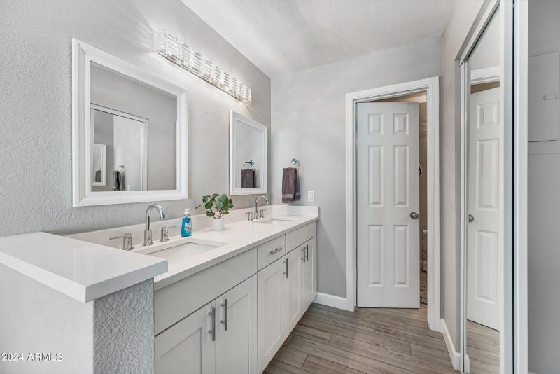 30-1717EUHD1052-ocupix 3-8