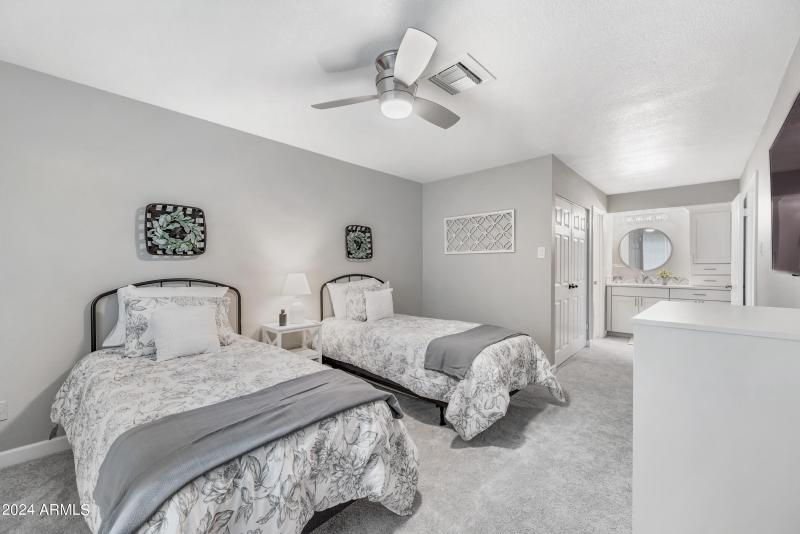 41-1717EUHD1052-ocupix 3-8