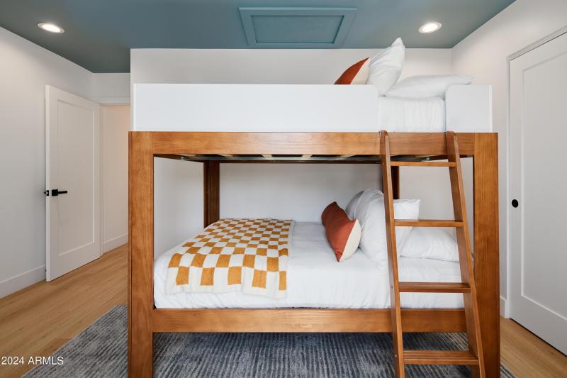 PropertyImageCo_5402EMarilynRd_WEB_4