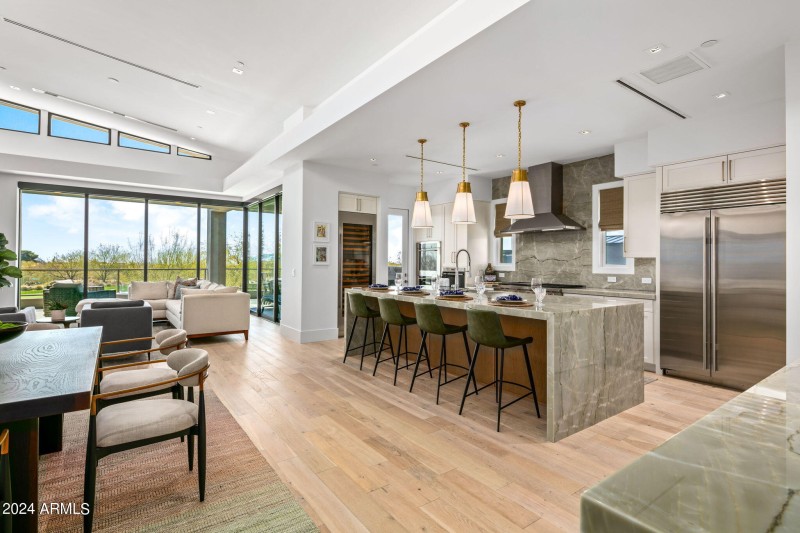 12-web-or-mls-Great Room