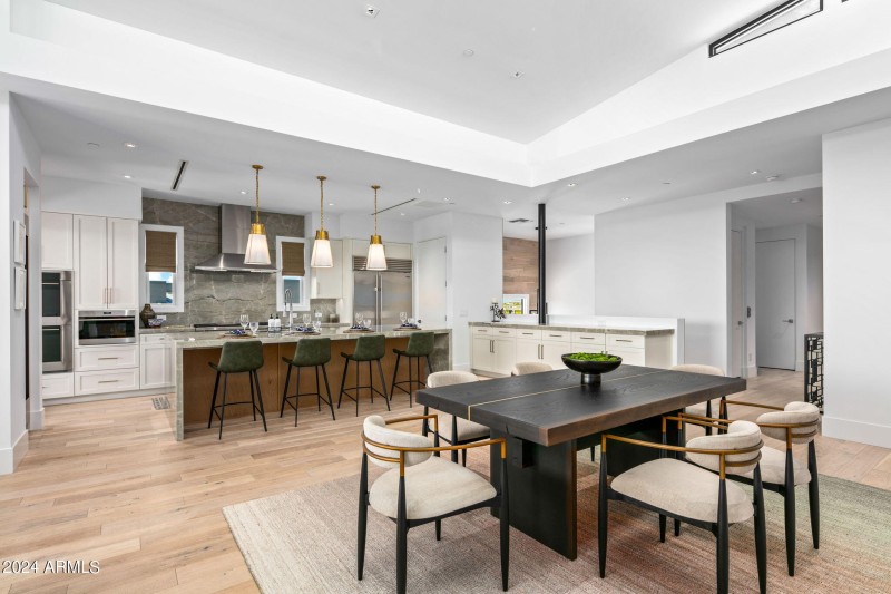 23-web-or-mls-Dining Room Area