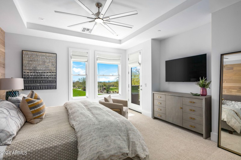 25-web-or-mls-Primary Bedroom Ensuite