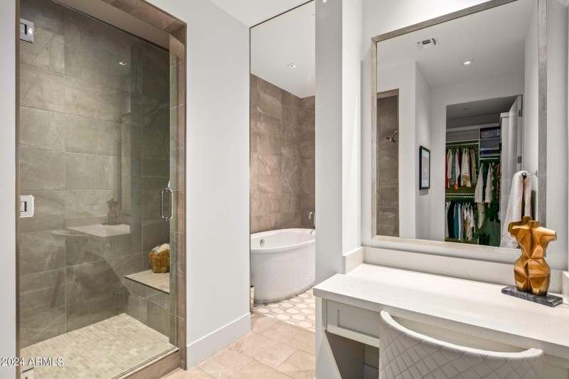 31-web-or-mls-Primary Bath ~ Showers