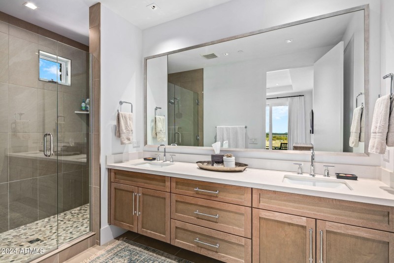 34-web-or-mls-Ensuite Bath