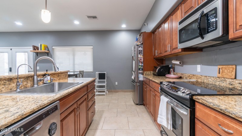 602 W Ridgecrest Rd-92