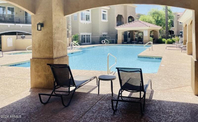 Community Pool & Hot Tub