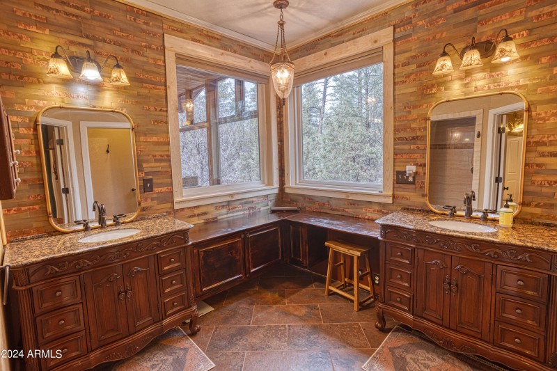 Master Suite Bath