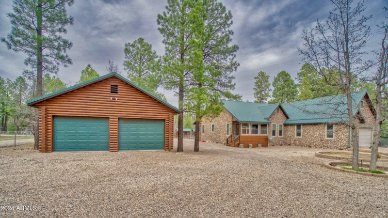 Detached 2-Car Garage