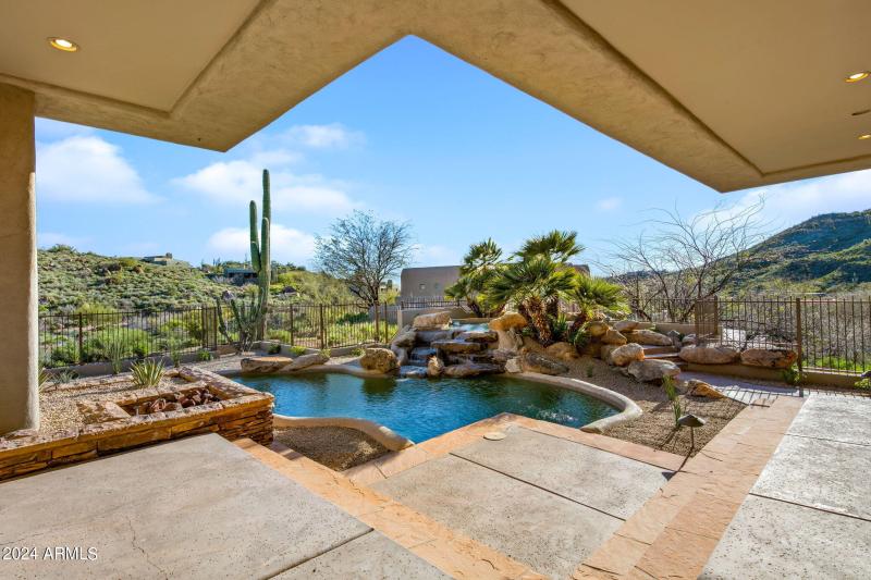2-web-or-mls-Patio Views
