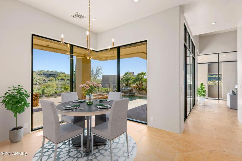 26-web-or-mls-Breakfast Nook