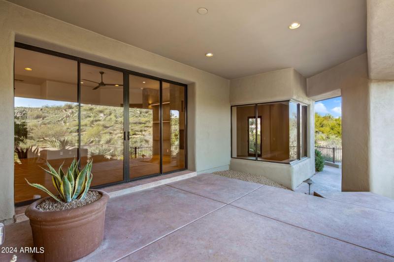 49-web-or-mls-Outdoor Dining