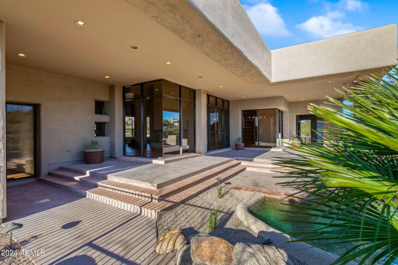 55-web-or-mls-Back Yards