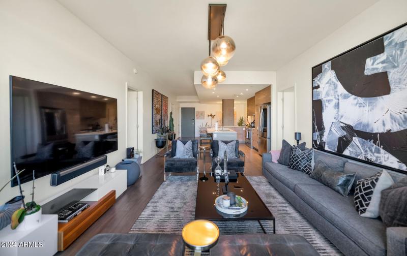 2300 E Campbell Ave-large-009-011-2300 E