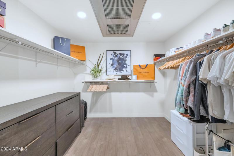 2300 E Campbell Ave-large-017-022-2300 E