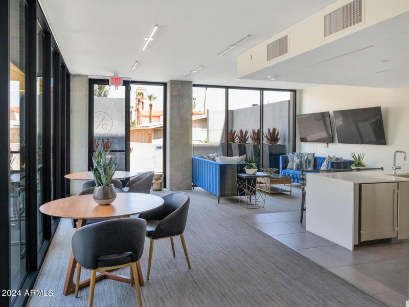 2300 E Campbell Ave-large-025-004-2300 E