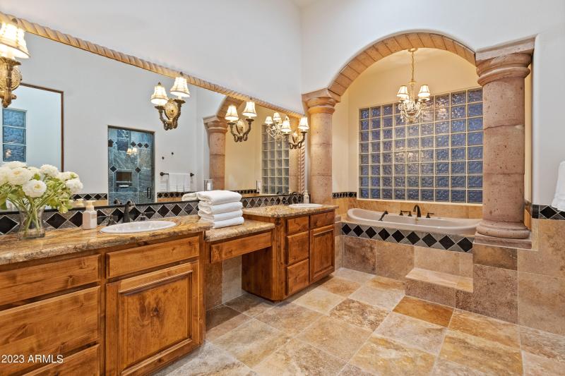 5529 W Pinnacle Hill Dr (small)-46