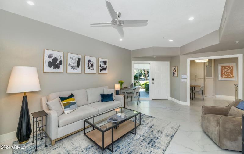 7710 E Gainey Ranch Rd-large-009-019-771