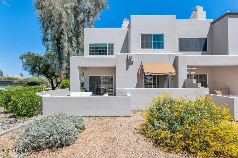 7710 E Gainey Ranch Rd-large-031-031-771