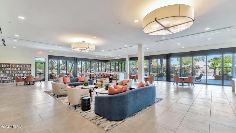 7710 E Gainey Ranch Rd-large-040-006-771