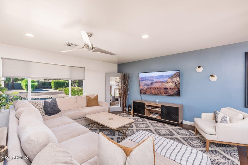8426 E Bonita Dr - 05