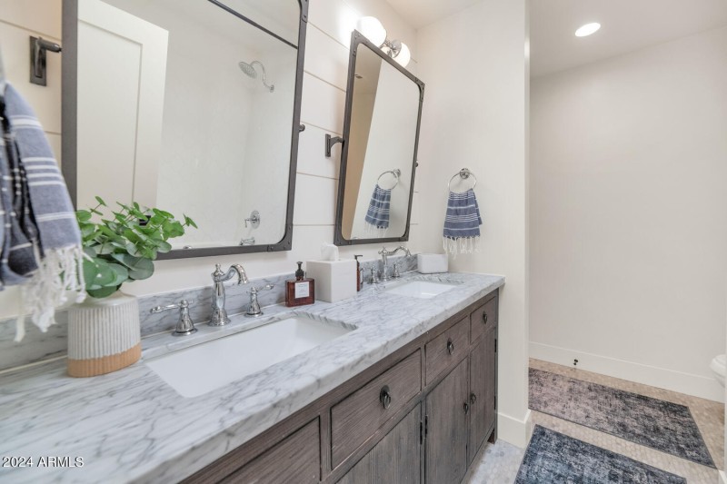 8313 E Carol Way-large-030-073-8313 E Ca