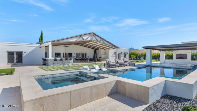 8313 E Carol Way-large-049-054-8313 E Ca