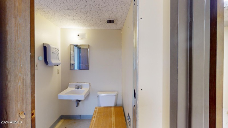 Medical-Bldg-Suite-403-04142024_120944