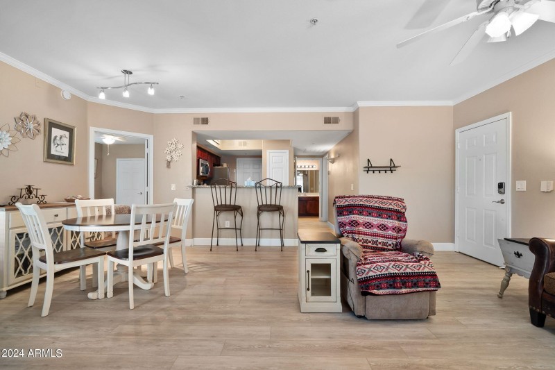 9-web-or-mls-Interior Finished-7